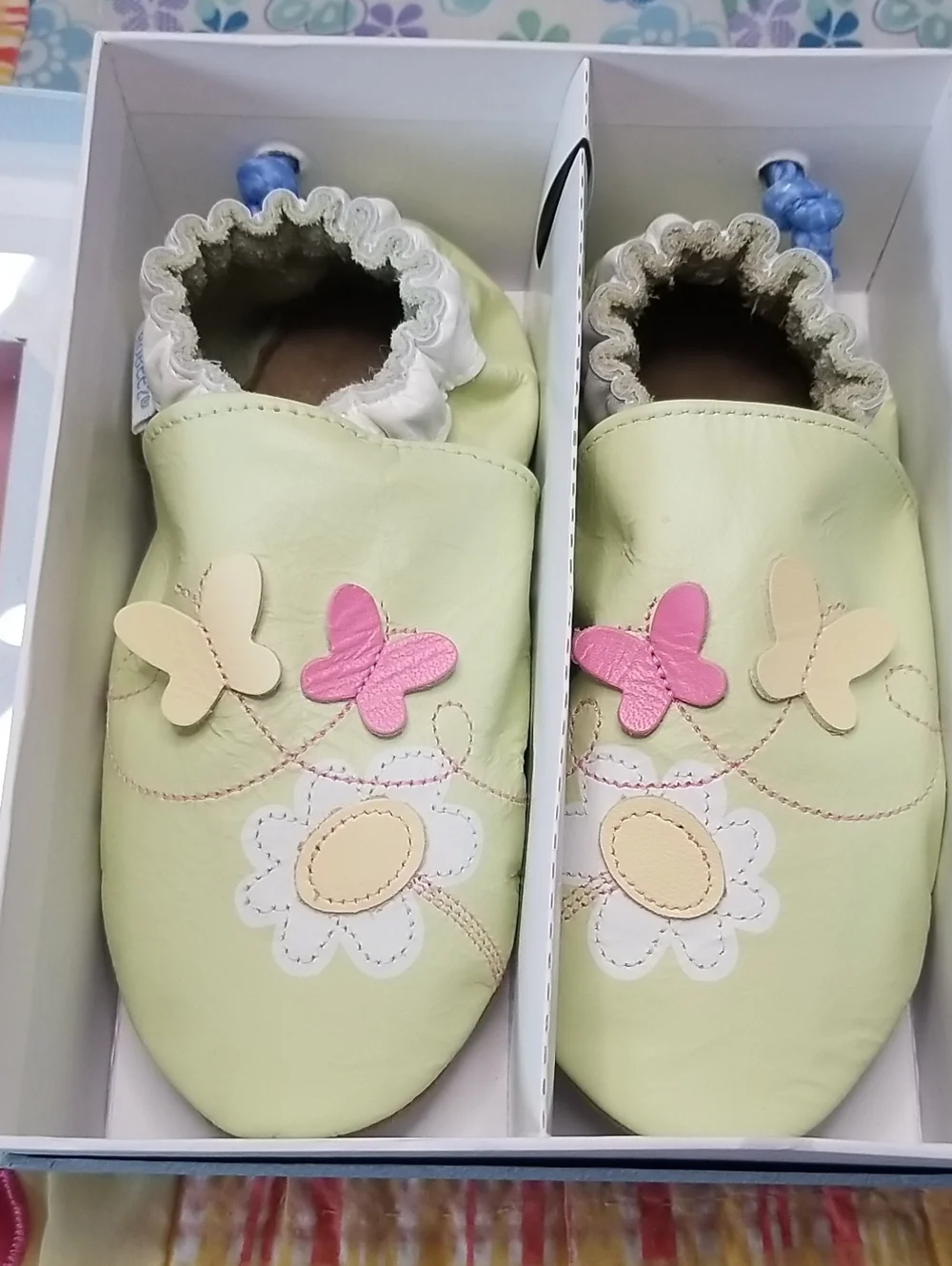 Robeez Light Green Leather Soft Soles w/Pink & Yellow Butterflies 3-4 Years